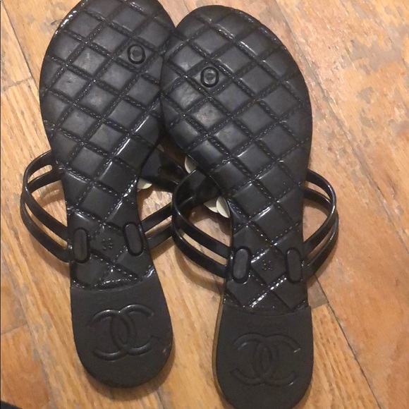 COPY - Chanel thong sandal - Picture 2 of 4